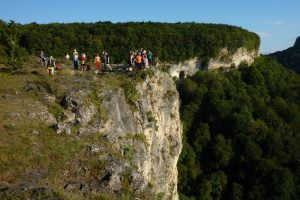 в стране гор и водопадов
